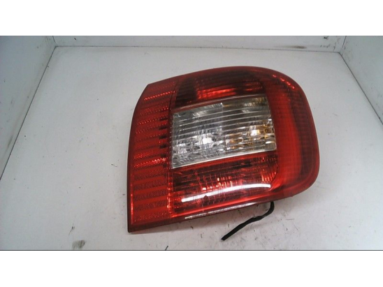 Feu arrière droit occasion FIAT MULTIPLA Phase 2 - 1.9 DT MULTIJET 120ch