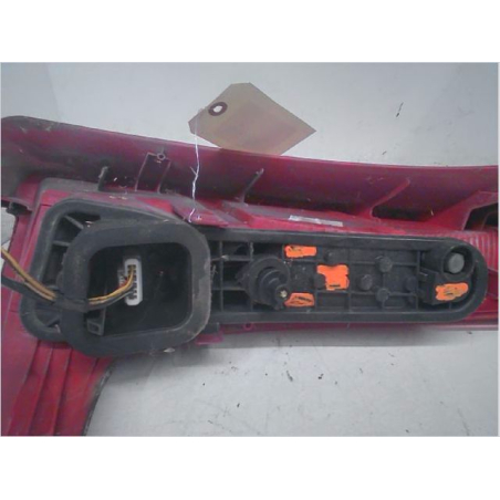 Feu arrière gauche occasion PEUGEOT 206 phase 1 SW - 1.4 HDI 70ch