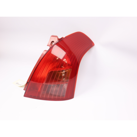 Feu arrière droit occasion SUZUKI SWIFT III Phase 1 - 1.3 VVT 4X4