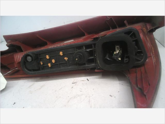 Feu arrière droit occasion PEUGEOT 206 phase 1 SW - 2.0 HDI 90ch