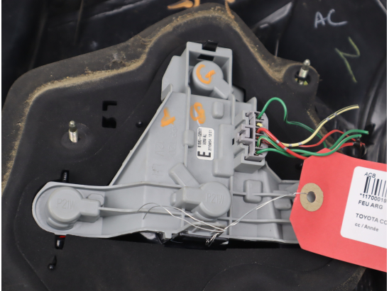 Feu arrière gauche occasion TOYOTA COROLLA IX phase 2 - 90 D4-D