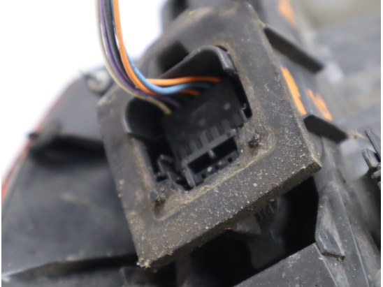 Feu arrière gauche occasion RENAULT SCENIC II Phase 1 - 1.9 DCI 120ch