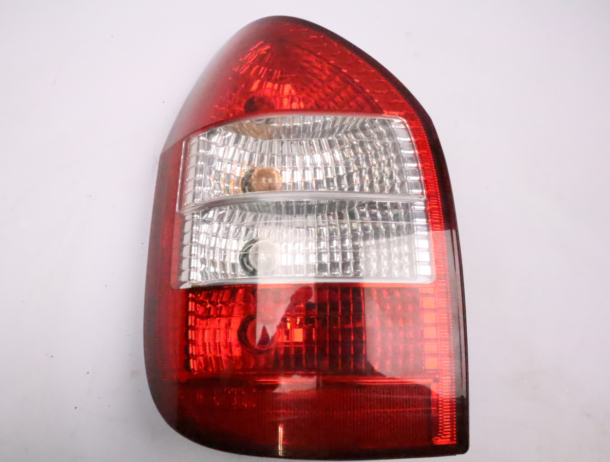 Feu arrière gauche occasion OPEL ZAFIRA I Phase 1 - 2.2 DTI 16v 125ch