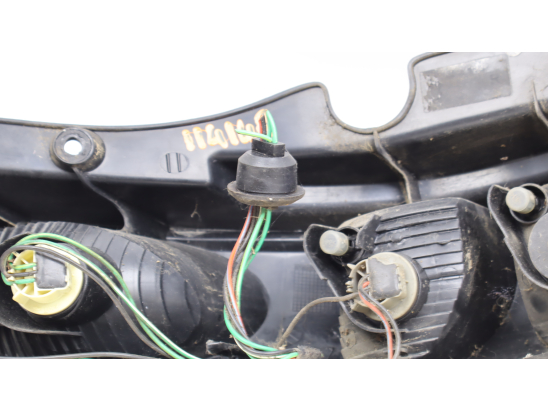 Feu arrière droit occasion NISSAN ALMERA TINO Phase 1 - 2.2 VDI