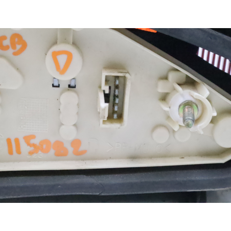 Feu arrière droit occasion PEUGEOT 106 Phase 1 - 1.4i