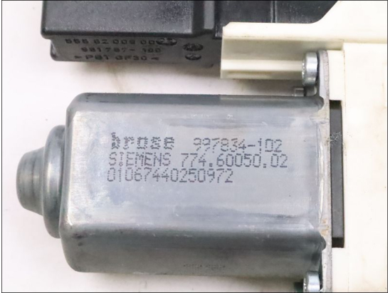 MOTEUR LEVE-VITRE AVG