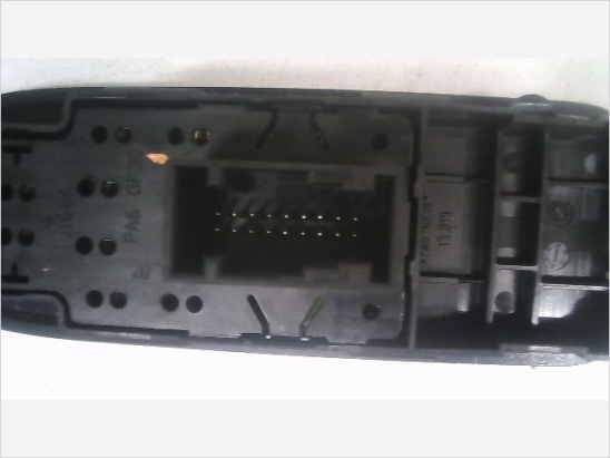 Commande lève-glace porte avant gauche occasion PEUGEOT 308 I Phase 1 - 1.6 HDI 16v 110ch