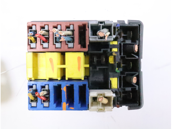 Boite a fusibles occasion PEUGEOT 306 Phase 2 - D