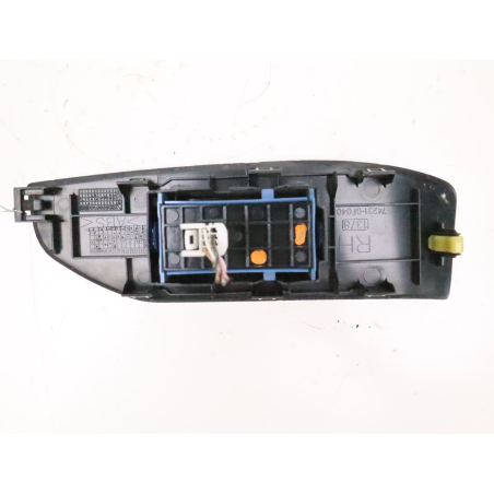Commande lève-glace porte avant droite occasion TOYOTA VERSO Phase 2 - 1.6 D 112ch D-4D