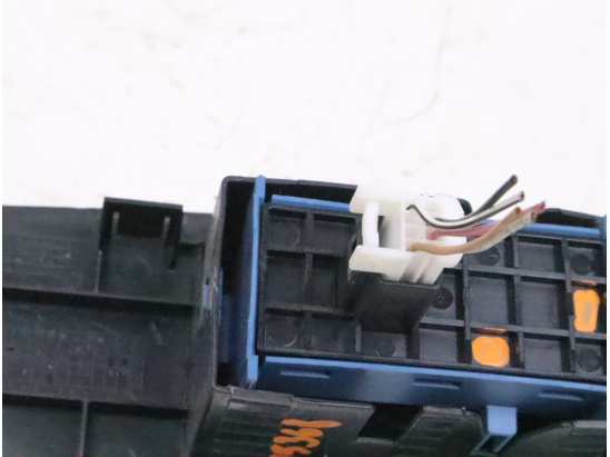 Commande lève-glace porte avant droite occasion TOYOTA VERSO Phase 2 - 1.6 D 112ch D-4D