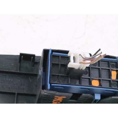 Commande lève-glace porte avant droite occasion TOYOTA VERSO Phase 2 - 1.6 D 112ch D-4D