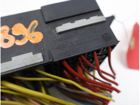 Boite a fusibles occasion DACIA SANDERO I Phase 1 - 1.4 MPI 75ch