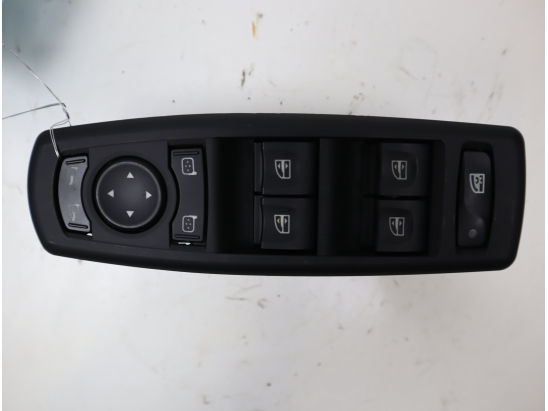 Commande lève-glace porte avant gauche occasion RENAULT MEGANE III Phase 1 - 1.5 DCI 90ch