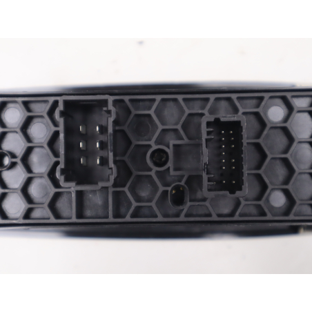 Commande lève-glace porte avant gauche occasion RENAULT MEGANE III Phase 1 - 1.5 DCI 90ch