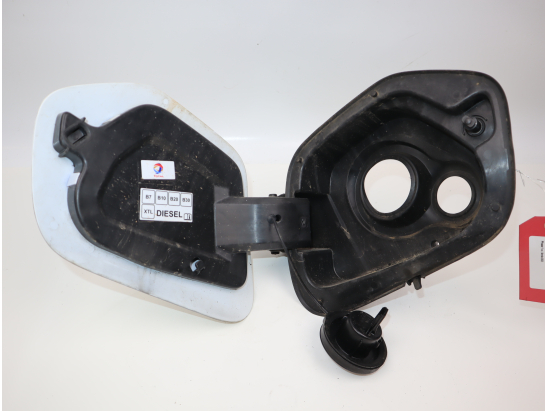 VOLET DE TRAPPE CARBURANT