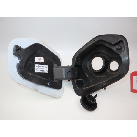 VOLET DE TRAPPE CARBURANT