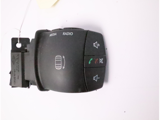 Commande autoradio occasion RENAULT MEGANE III Phase 2 - 1.5 DCI 8v 110ch