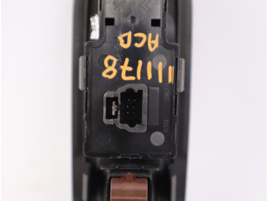 Commande lève-glace porte avant gauche occasion PEUGEOT 407 COUPE Phase 1 - 2.7 HDI 204ch