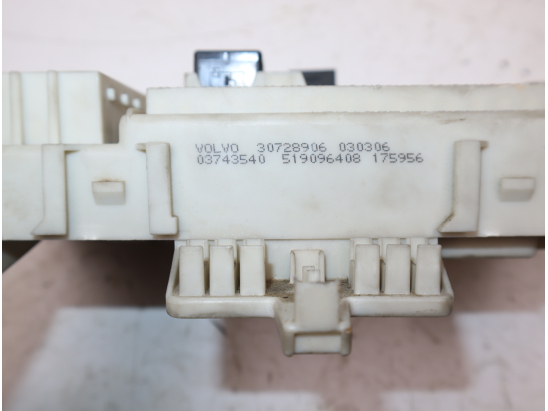 Platine fusible av occasion VOLVO V50 Phase 2 - 2.0 D 136ch