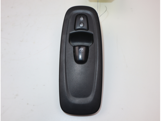 Commande lève-glace porte avant droite occasion RENAULT KADJAR Phase 1 - 1.2 TCE 130ch