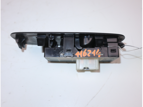 Commande lève-glace porte avant droite occasion RENAULT KADJAR Phase 1 - 1.2 TCE 130ch