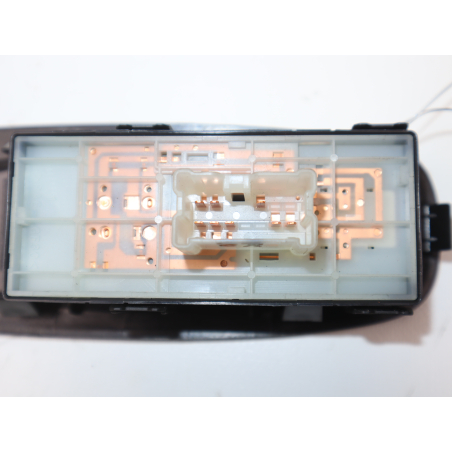 Commande lève-glace porte avant droite occasion RENAULT KADJAR Phase 1 - 1.2 TCE 130ch