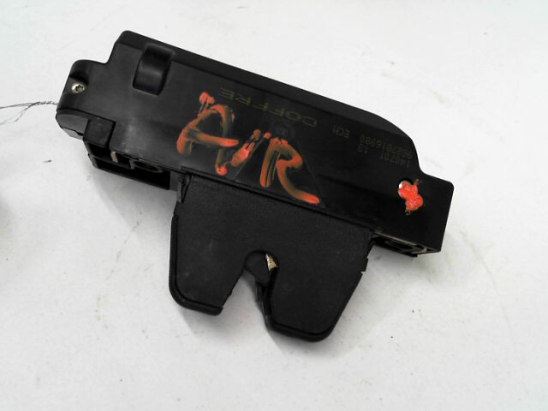 Serrure coffre arrière occasion PEUGEOT 607 Phase 1 - 2.2 HDI