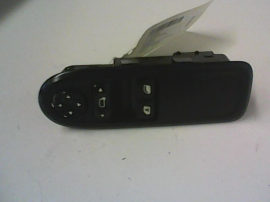 Commande lève-glace porte avant gauche occasion CITROEN C3 II Phase 1 - 1.4 HDi