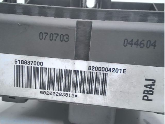 Boite a fusibles occasion RENAULT ESPACE IV Phase 1 - 2.2 DCI