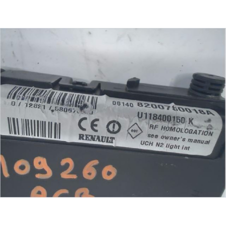 PLATINE FUSIBLE HABITACLE