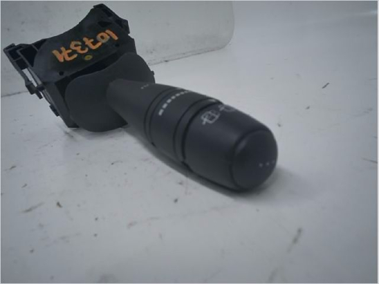 Commande essuie glace occasion RENAULT TWINGO II Phase 2 - 1.5 DCI 85ch