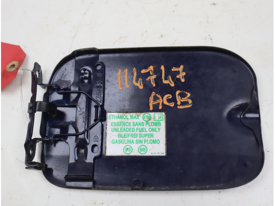 VOLET DE TRAPPE CARBURANT