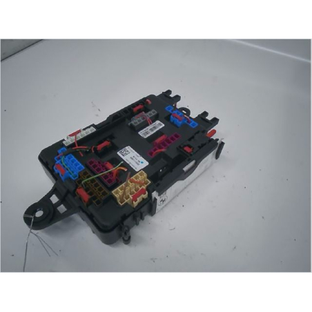 PLATINE FUSIBLE HABITACLE