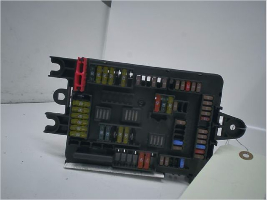 PLATINE FUSIBLE HABITACLE