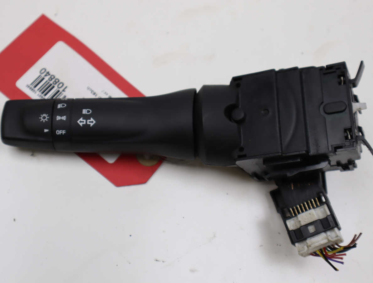 Commande eclairage occasion ISUZU D-MAX II Phase 2 SPACE CAB - 1.9 D 163ch