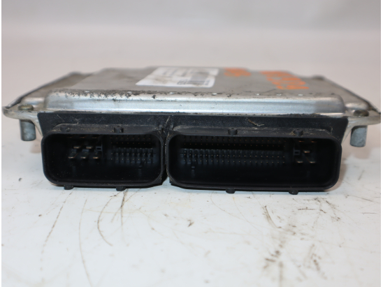 Calculateur moteur occasion VOLKSWAGEN POLO IV Phase 1 - 1.9 SDI