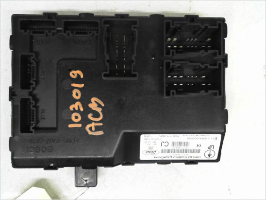 PLATINE FUSIBLE HABITACLE