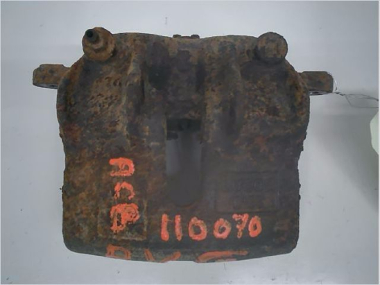 Etrier de frein avant gauche occasion NISSAN TERRANO II Phase 1 - 2.7 TD 100ch