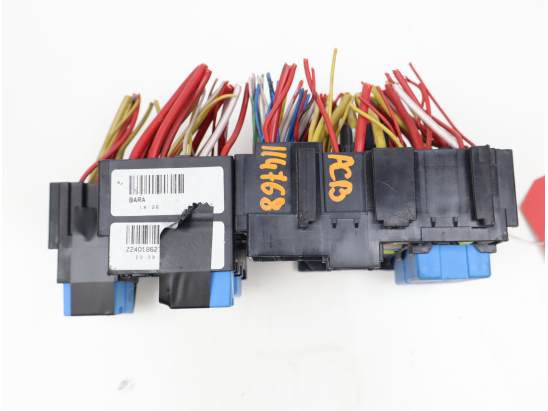 Platine fusible av occasion RENAULT CLIO IV Phase 2 - 0.9i TCE