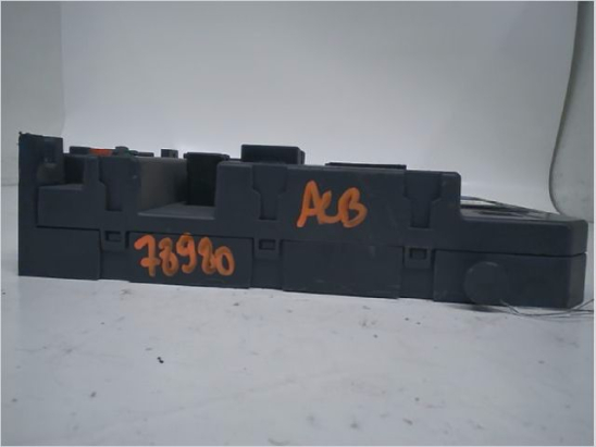 PLATINE FUSIBLE HABITACLE