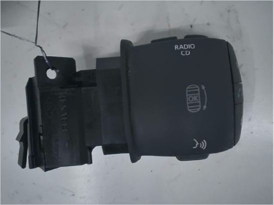 Commande autoradio occasion RENAULT LAGUNA III Phase 2 - 2.0 DCI 16v 130ch