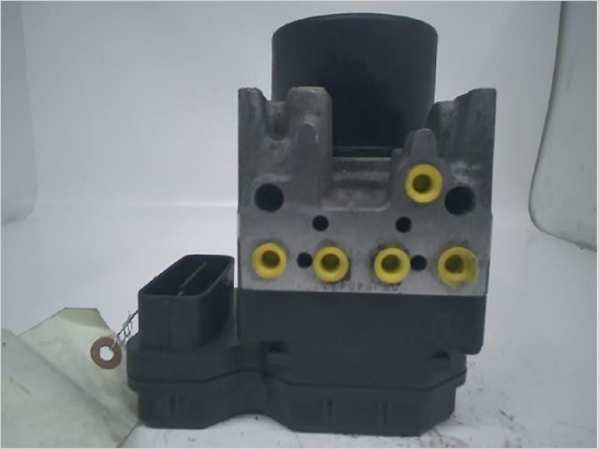 Calculateur abs occasion TOYOTA RAV4 III Phase 1 - 2.2 D-4D 136ch