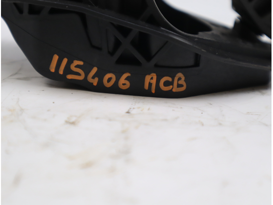 Pedale embrayage occasion VOLKSWAGEN POLO VI phase 1 - 1.6 TDI 95ch