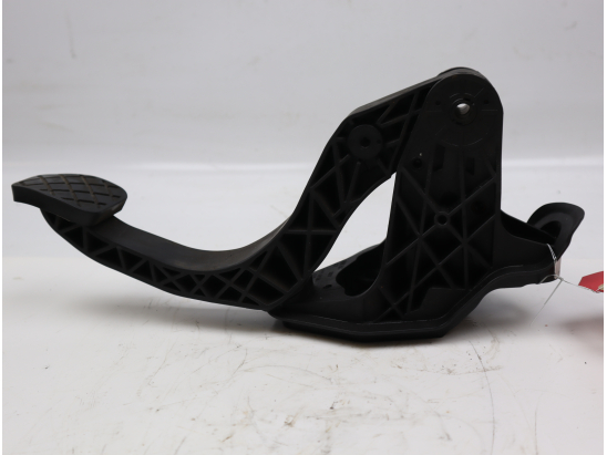 Pedale embrayage occasion VOLKSWAGEN POLO VI phase 1 - 1.6 TDI 95ch