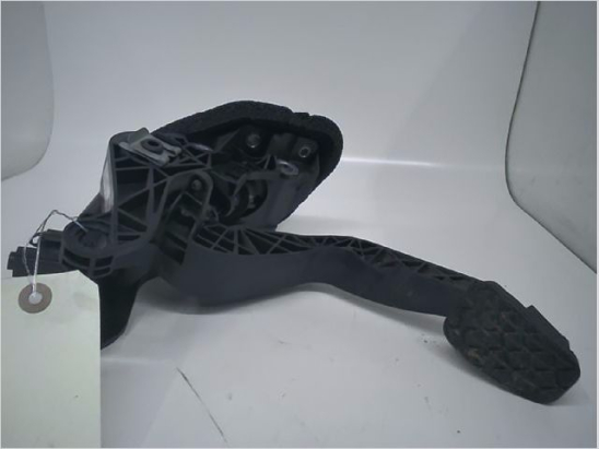 Pedale embrayage occasion FORD FIESTA VI Phase 2 - 1.0i 12v 100ch