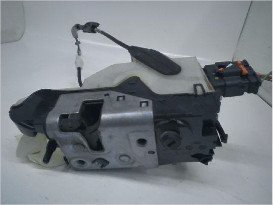 Serrure porte avg occasion PEUGEOT 2008 Phase 1 - 1.6 E-HDI 115ch