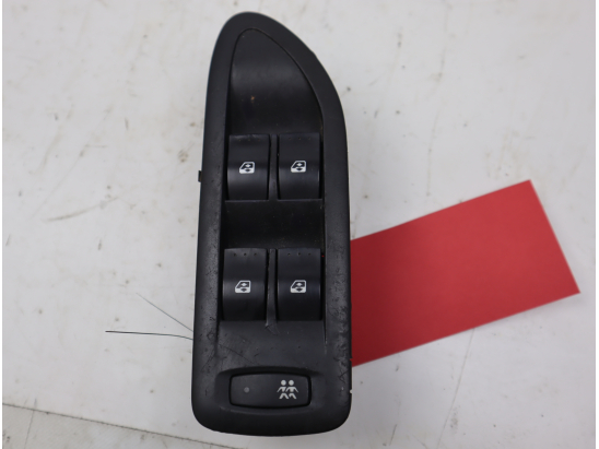 Commande lève-glace porte avant gauche occasion RENAULT VELSATIS Phase 2 - 2.2 DCI 150ch
