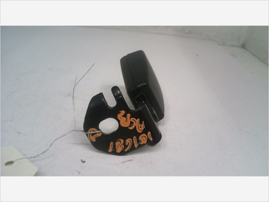 Ancrage ceinture arrière droit occasion OPEL CORSA IV Phase 1 - 1.2i 75ch