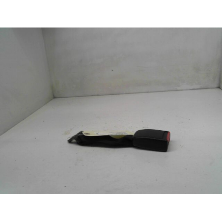 Ancrage ceinture arrière droit occasion PEUGEOT 106 Phase 1 - 1.0i