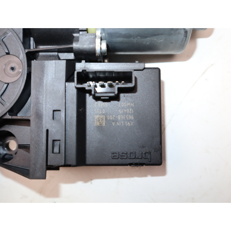 MOTEUR LEVE-VITRE AVD